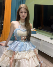 �ϳ��崿�Ը���Ů����